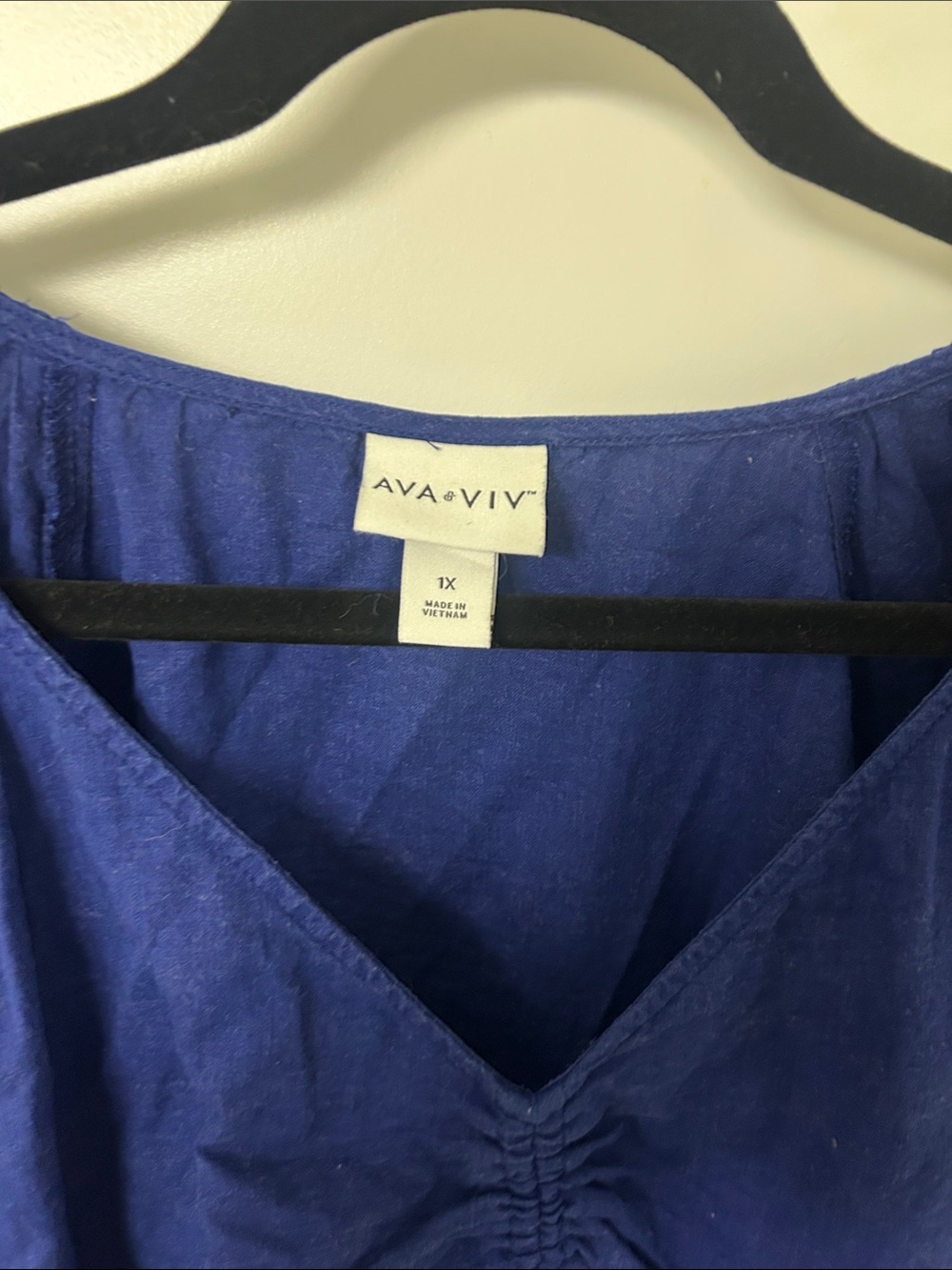 AVA & VIV Blue Ruched V-Neck Women’s Top - size 1X - Picture 2 of 3
